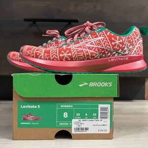 Women’s Brooks Levitate Run Merry Size 8